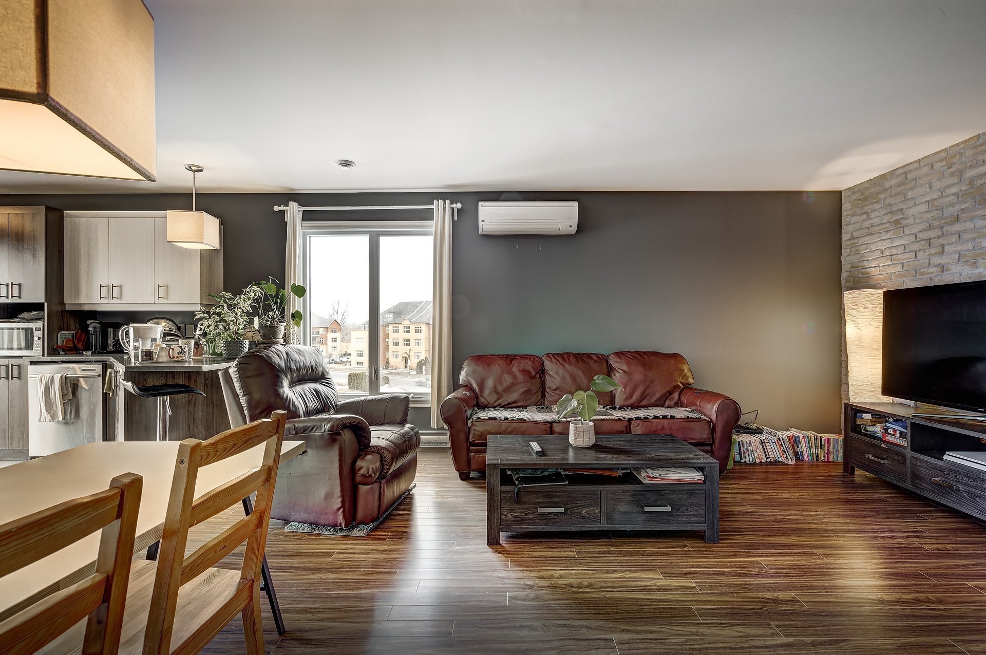 









8050


Rue de Londres

, 7,
Brossard,




QC
J4Y0K6

