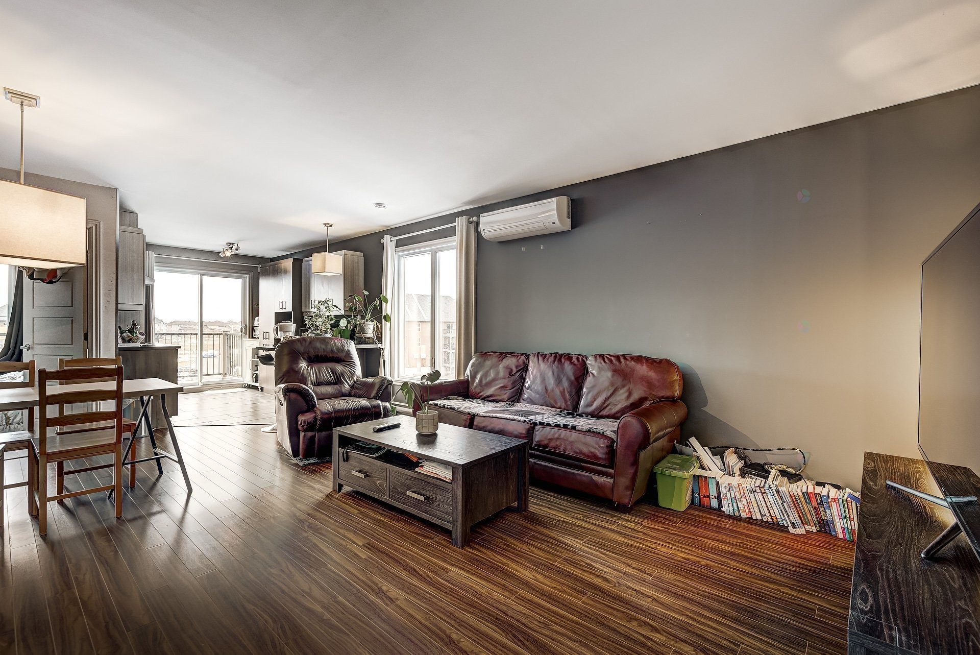 









8050


Rue de Londres

, 7,
Brossard,




QC
J4Y0K6

