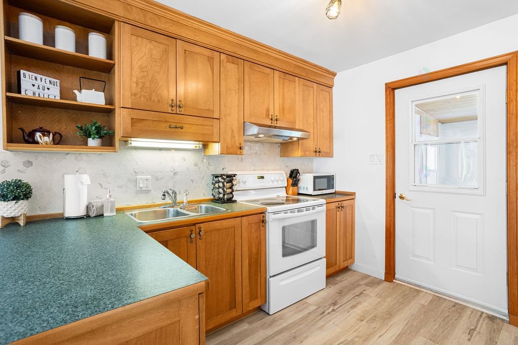 









5


Ch. de la Baie-Claire

,
La Macaza,




QC
J0T1R0

