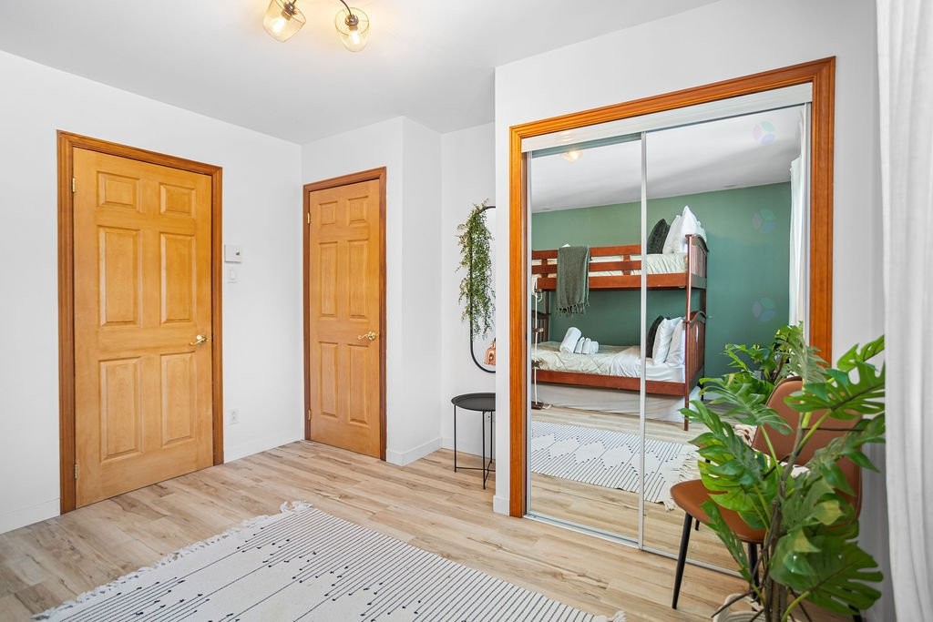 









5


Ch. de la Baie-Claire

,
La Macaza,




QC
J0T1R0

