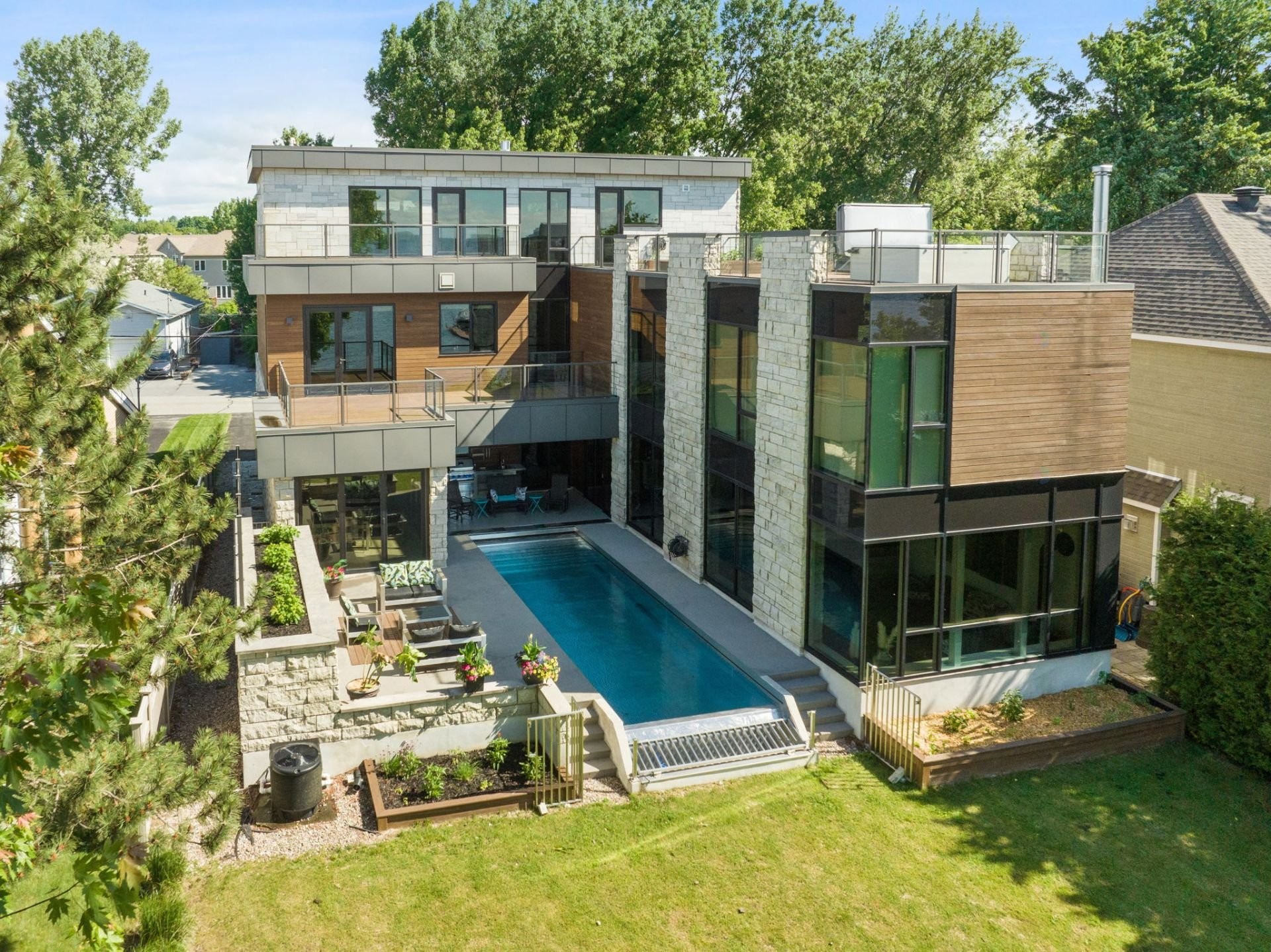 









79


Ch. Fraser

,
Gatineau (Aylmer),




QC
J9H2H1

