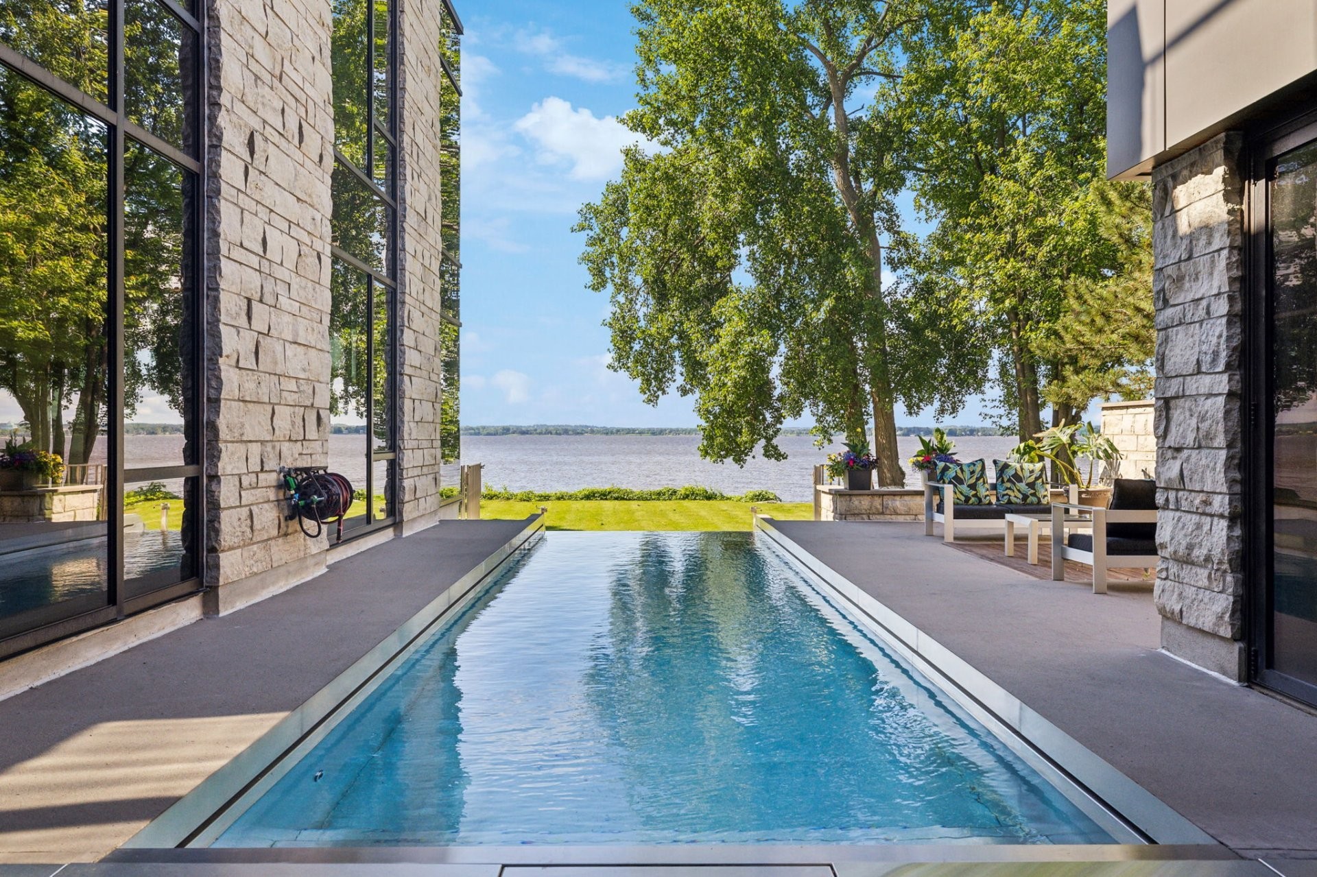 









79


Ch. Fraser

,
Gatineau (Aylmer),




QC
J9H2H1

