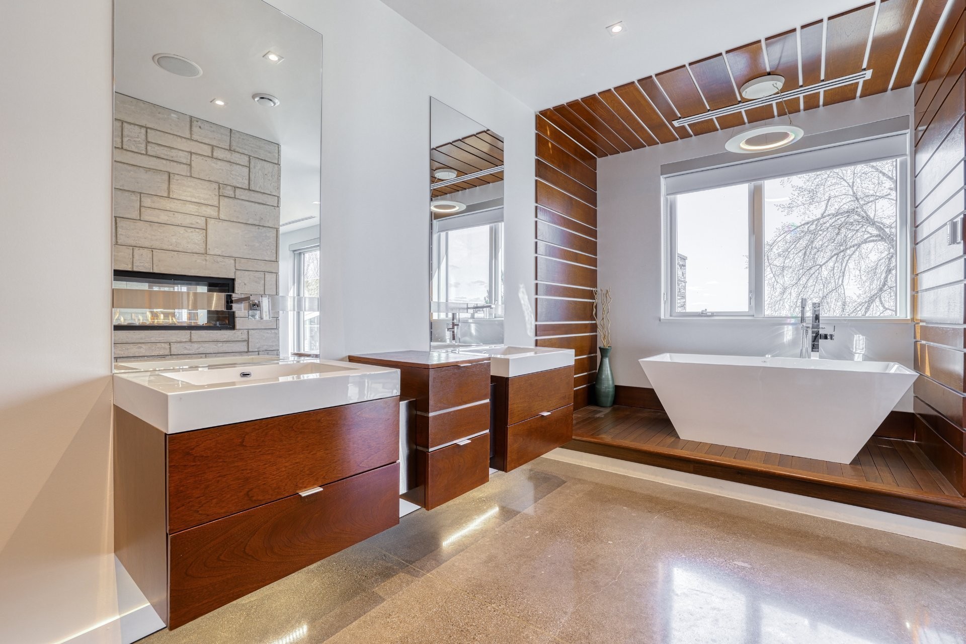 









79


Ch. Fraser

,
Gatineau (Aylmer),




QC
J9H2H1

