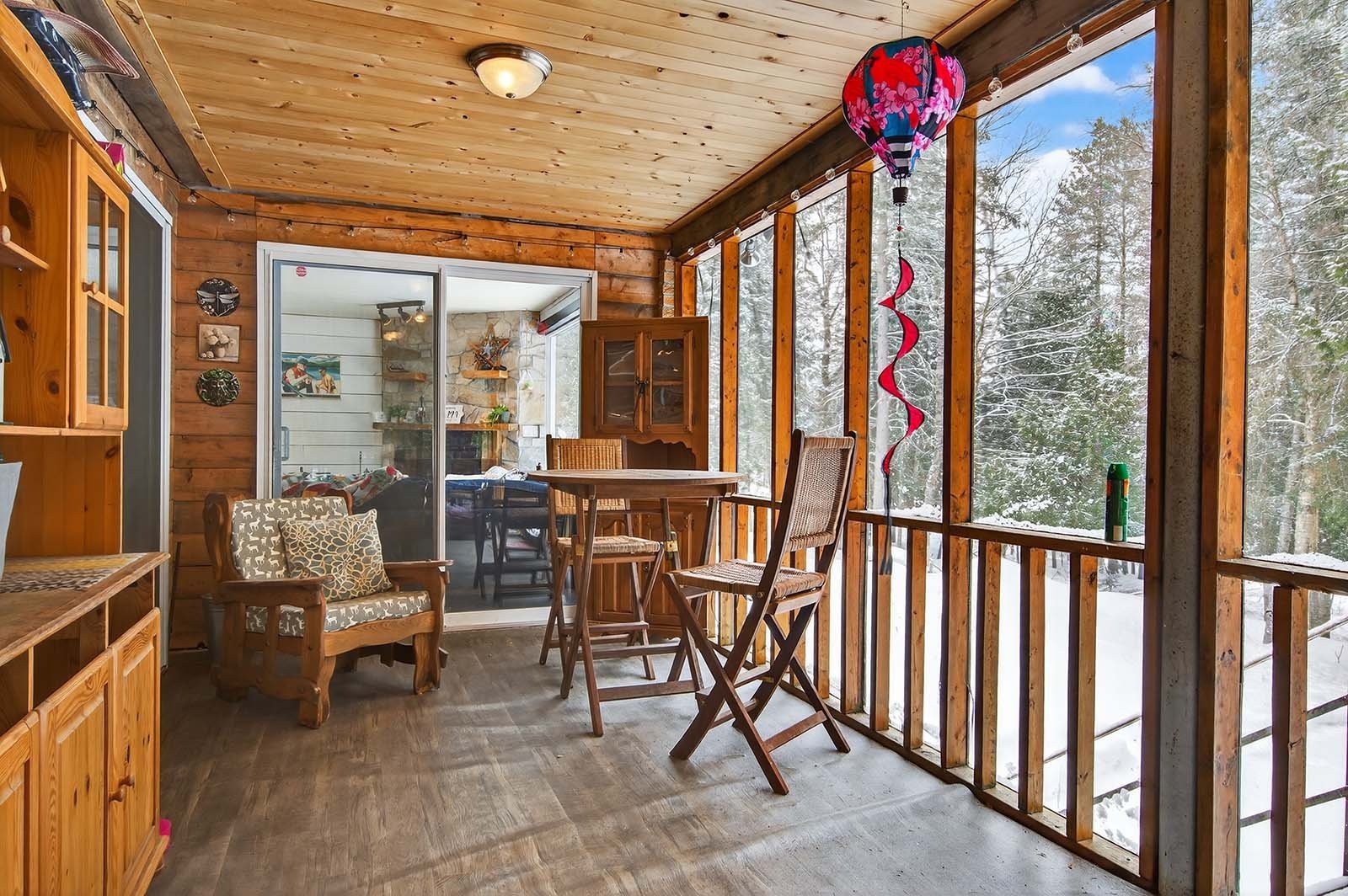 









548


Ch. du Tour-du-Lac-Lynch N.

,
L'Ascension,




QC
J0T1W0

