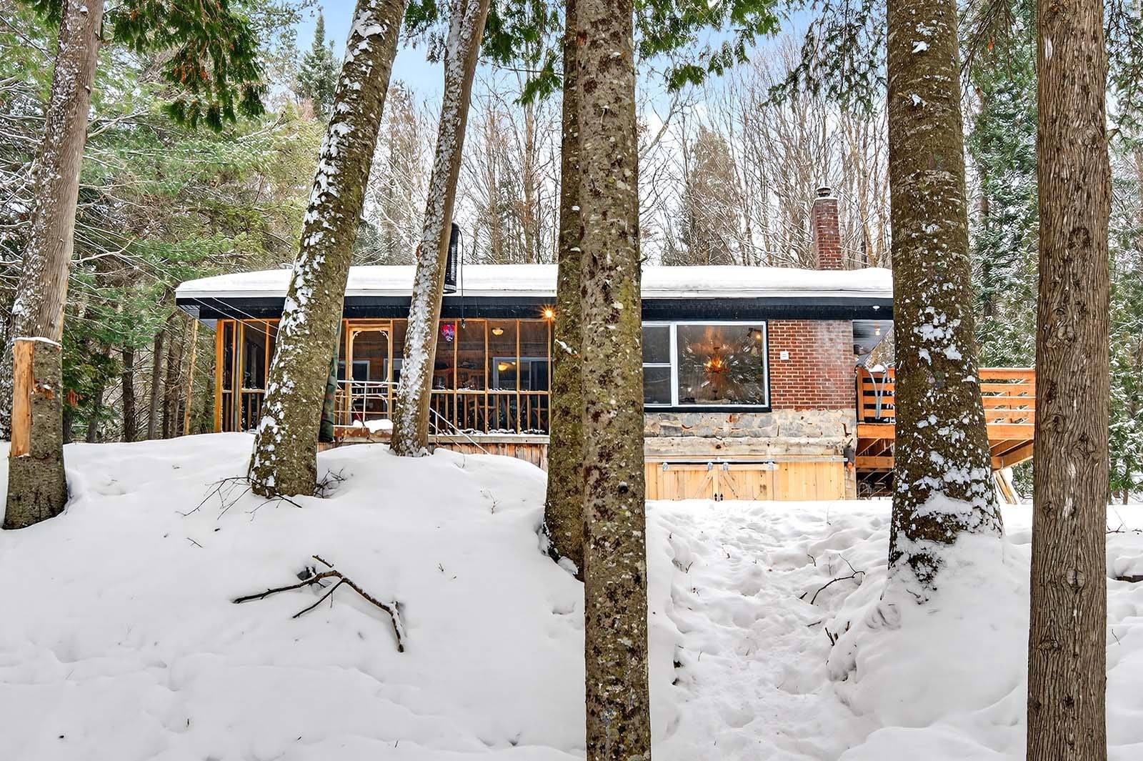 









548


Ch. du Tour-du-Lac-Lynch N.

,
L'Ascension,




QC
J0T1W0

