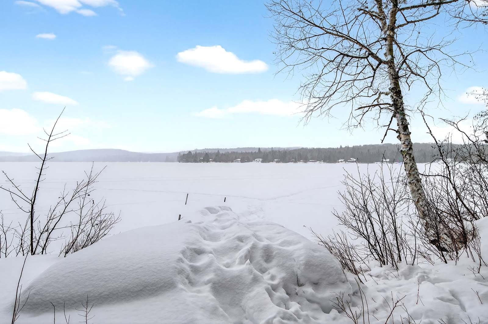 









548


Ch. du Tour-du-Lac-Lynch N.

,
L'Ascension,




QC
J0T1W0

