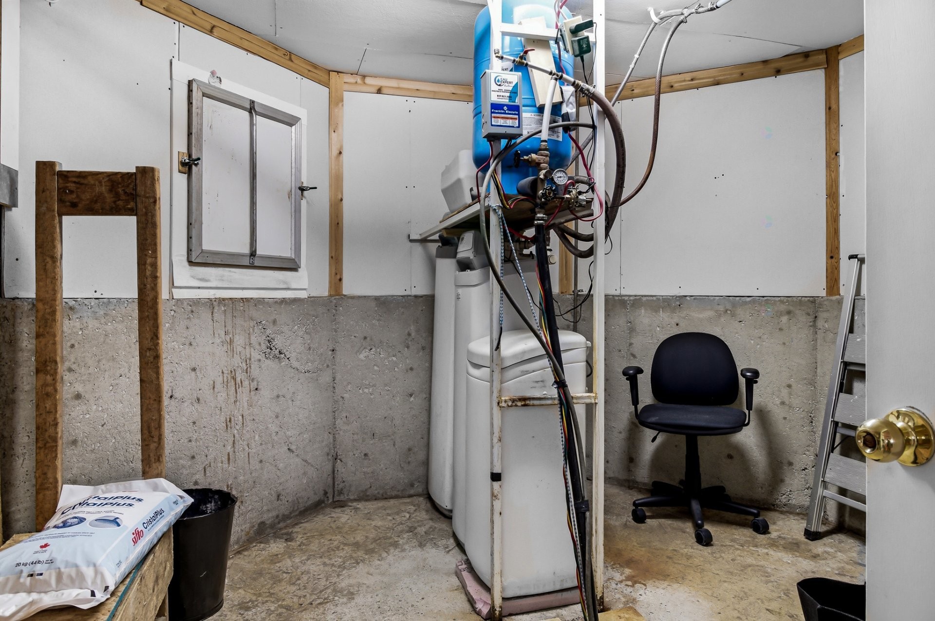 









23


Ch. Phaneuf

,
Orford,




QC
J1X6M5

