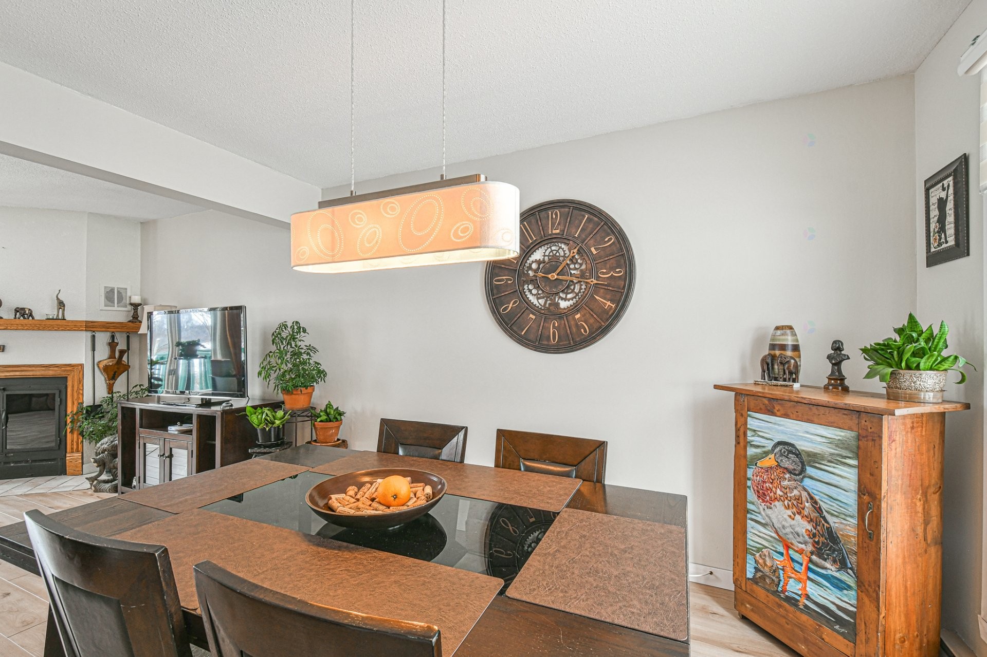 









255


Rue Séraphin

, 15,
Sainte-Adèle,




QC
J8B2G4

