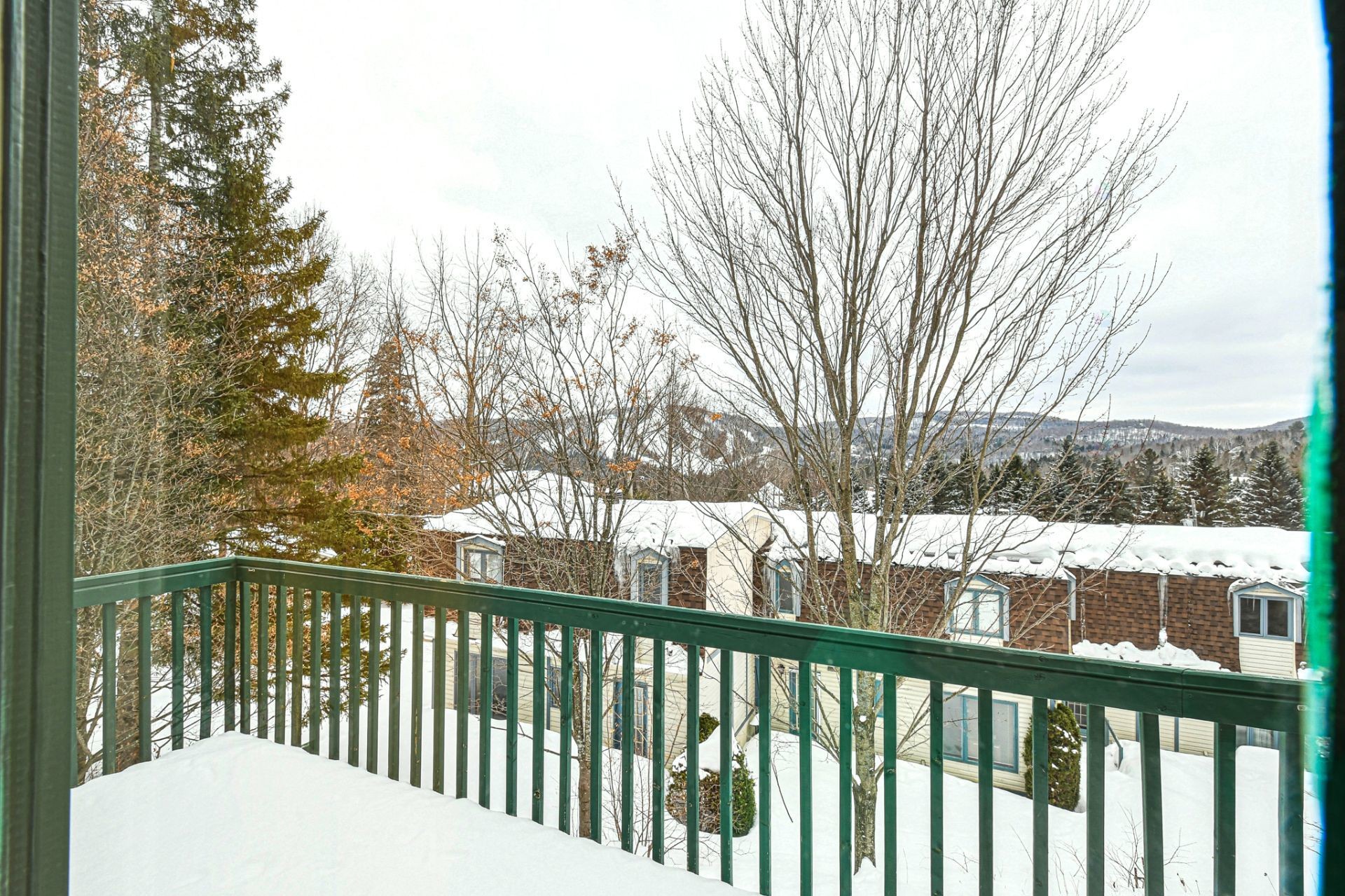 









255


Rue Séraphin

, 15,
Sainte-Adèle,




QC
J8B2G4

