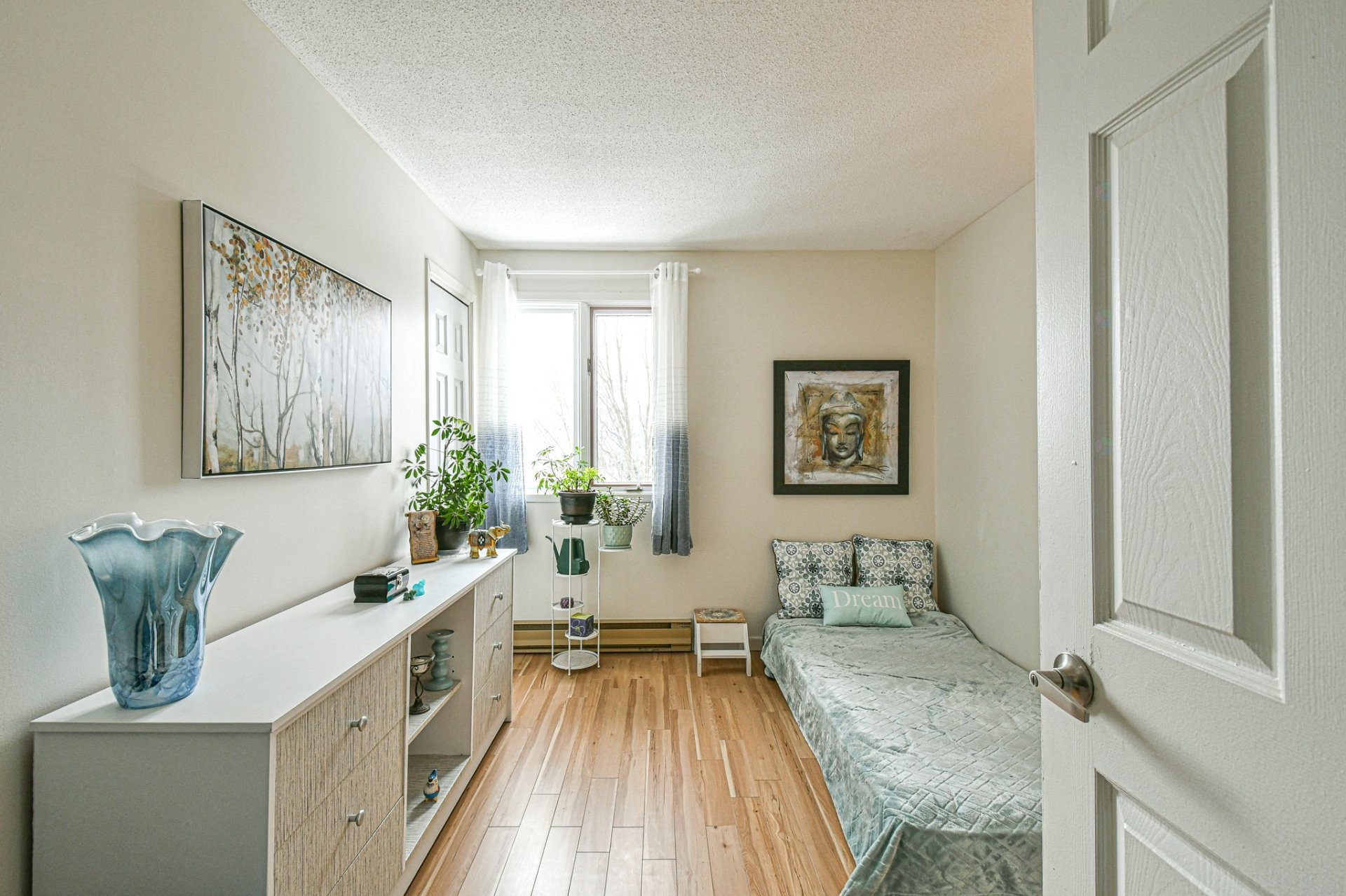 









255


Rue Séraphin

, 15,
Sainte-Adèle,




QC
J8B2G4


