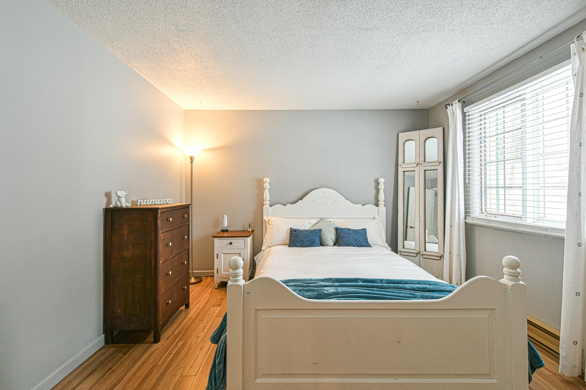 









255


Rue Séraphin

, 15,
Sainte-Adèle,




QC
J8B2G4

