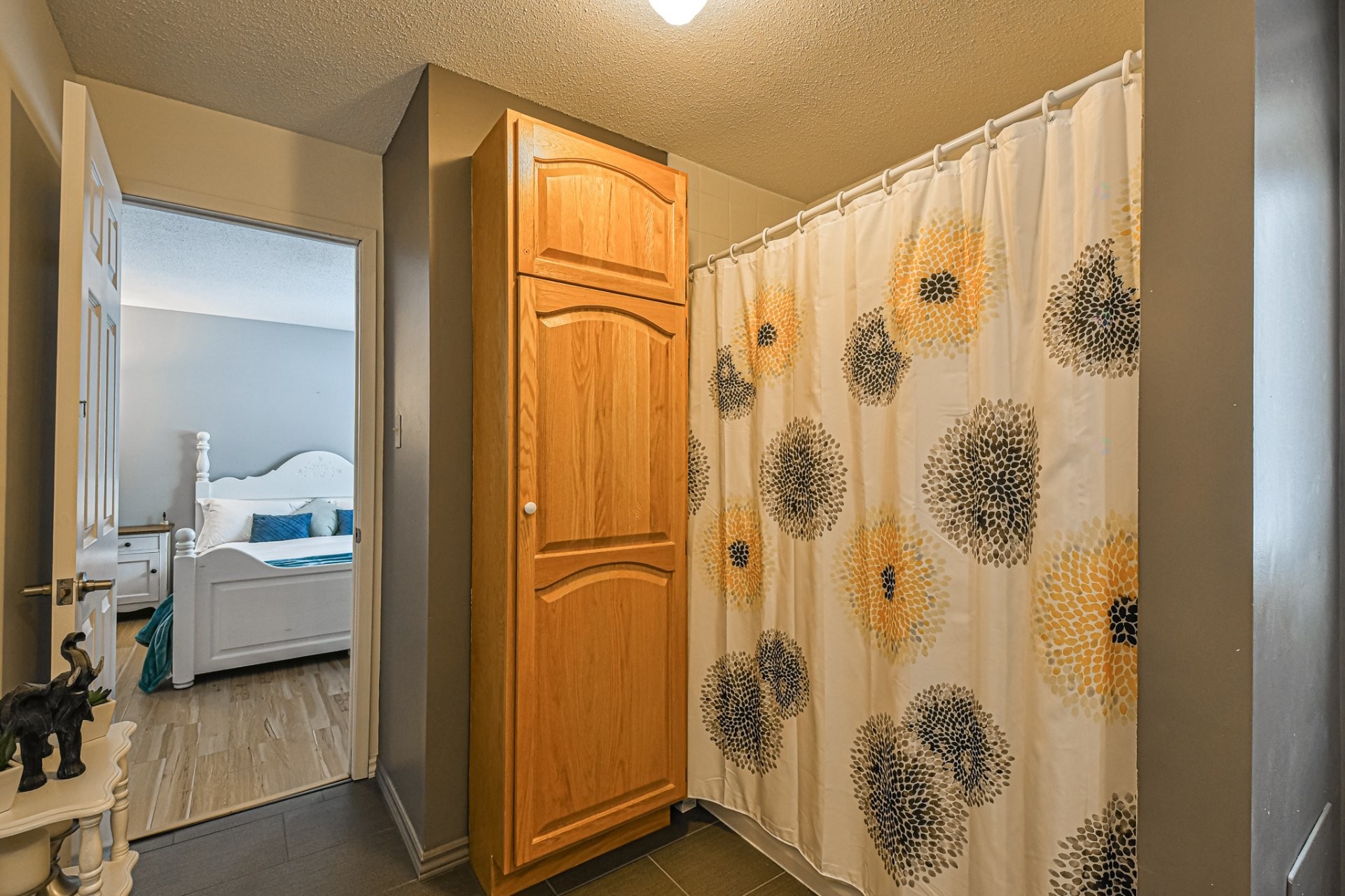 









255


Rue Séraphin

, 15,
Sainte-Adèle,




QC
J8B2G4

