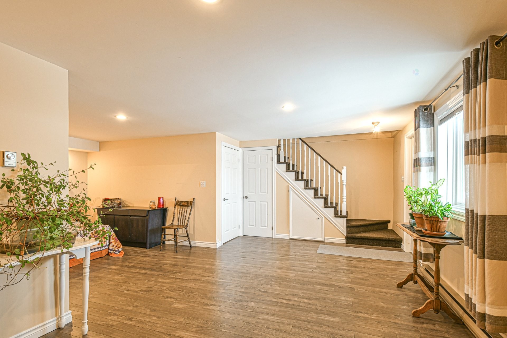 









255


Rue Séraphin

, 15,
Sainte-Adèle,




QC
J8B2G4

