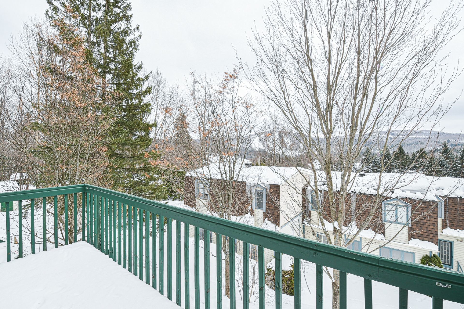 









255


Rue Séraphin

, 15,
Sainte-Adèle,




QC
J8B2G4

