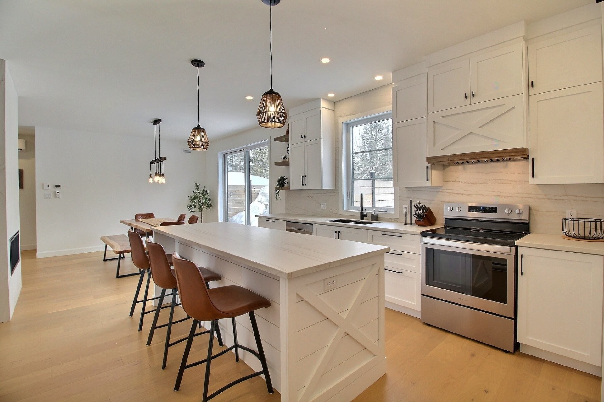 









289


Rue des Genévriers

,
Magog,




QC
J1X8B7

