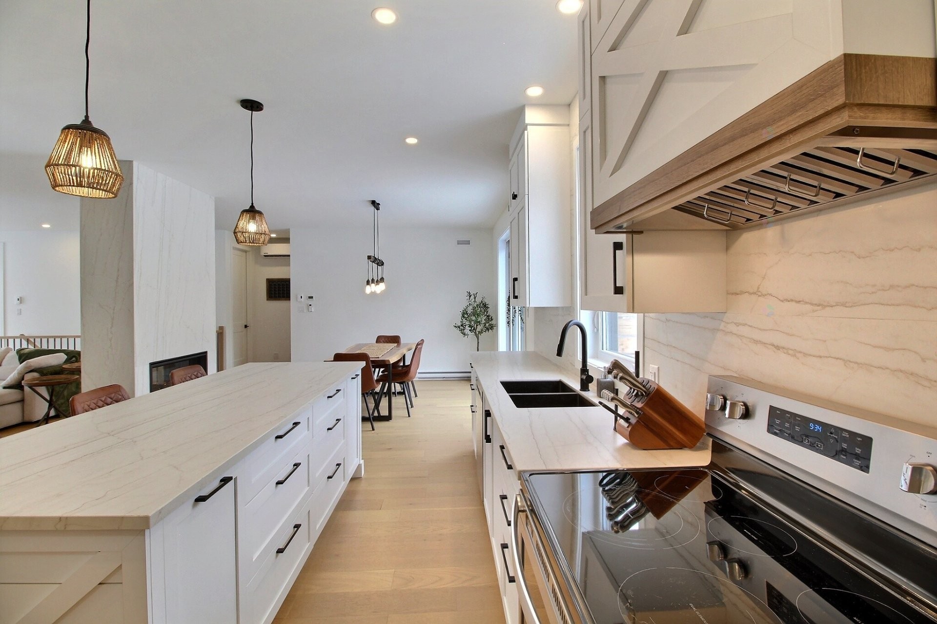 









289


Rue des Genévriers

,
Magog,




QC
J1X8B7

