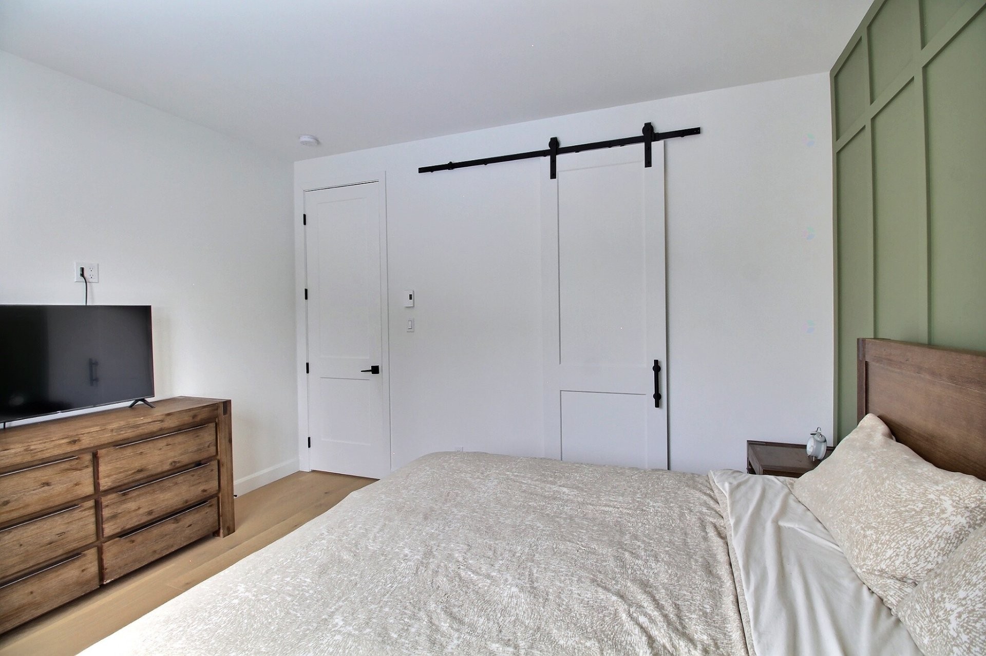 









289


Rue des Genévriers

,
Magog,




QC
J1X8B7

