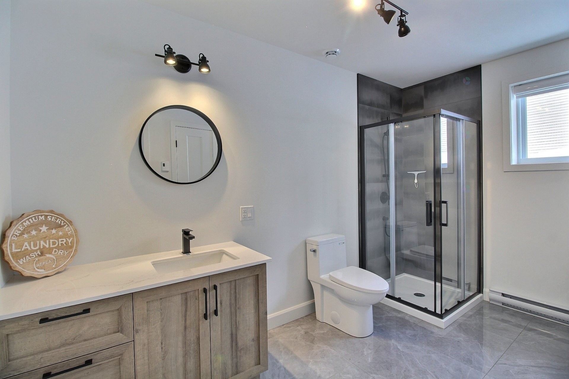 









289


Rue des Genévriers

,
Magog,




QC
J1X8B7

