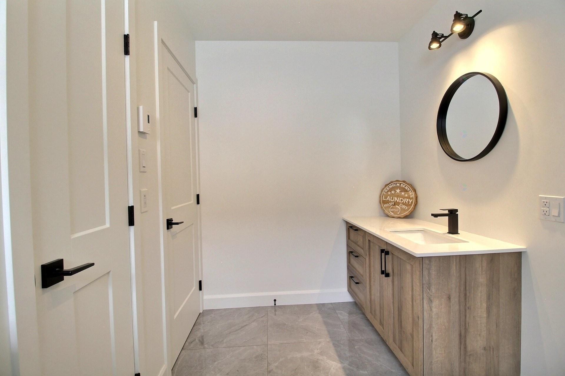 









289


Rue des Genévriers

,
Magog,




QC
J1X8B7

