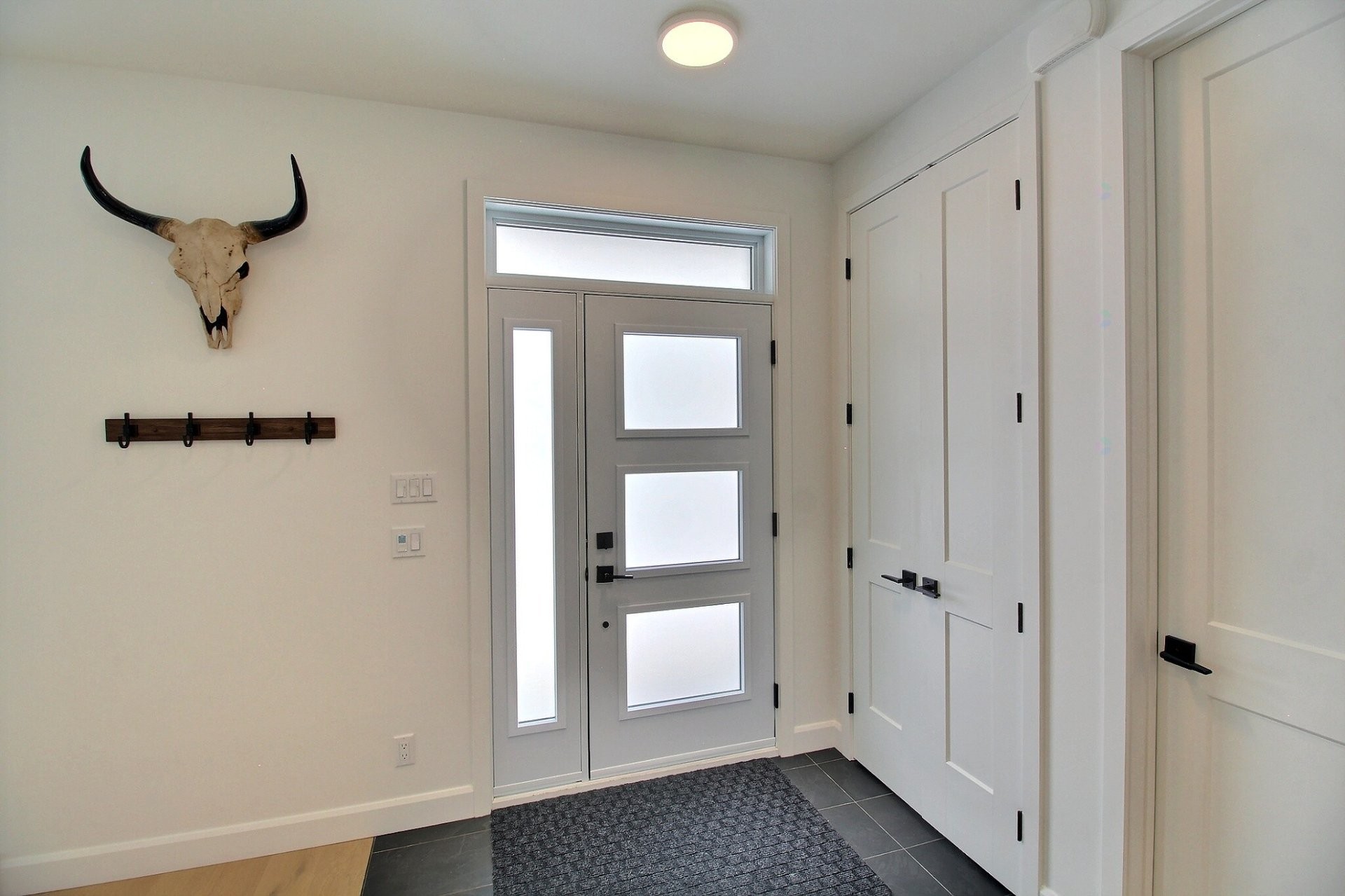 









289


Rue des Genévriers

,
Magog,




QC
J1X8B7

