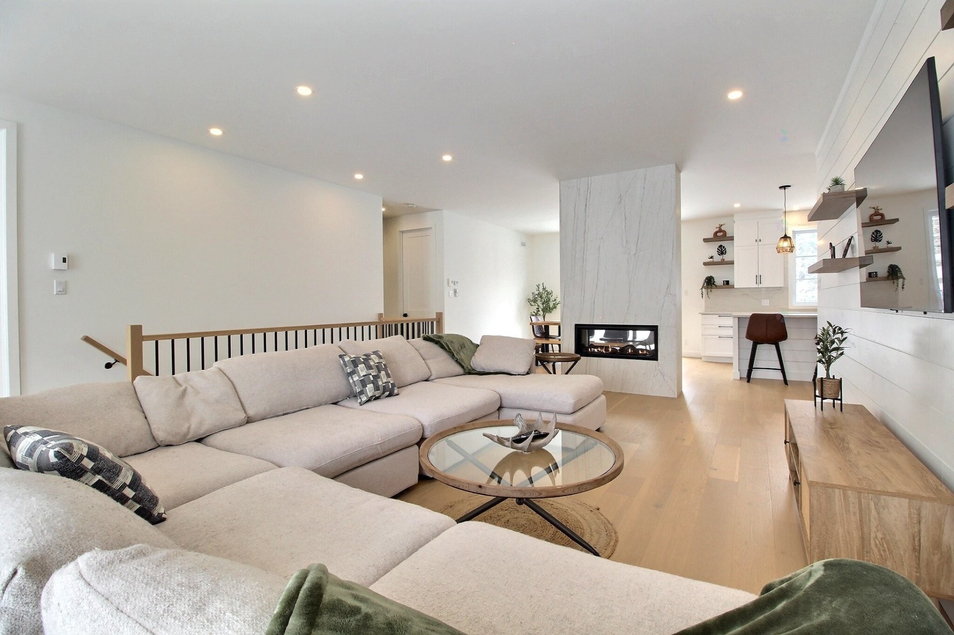 









289


Rue des Genévriers

,
Magog,




QC
J1X8B7

