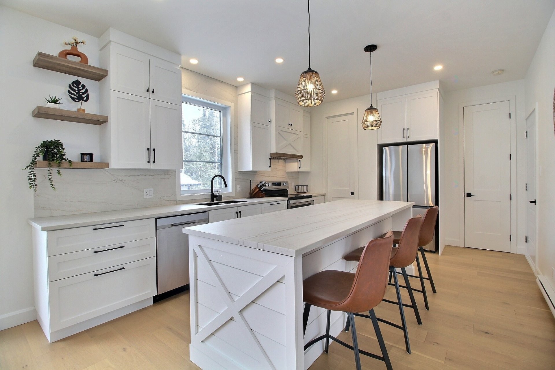 









289


Rue des Genévriers

,
Magog,




QC
J1X8B7

