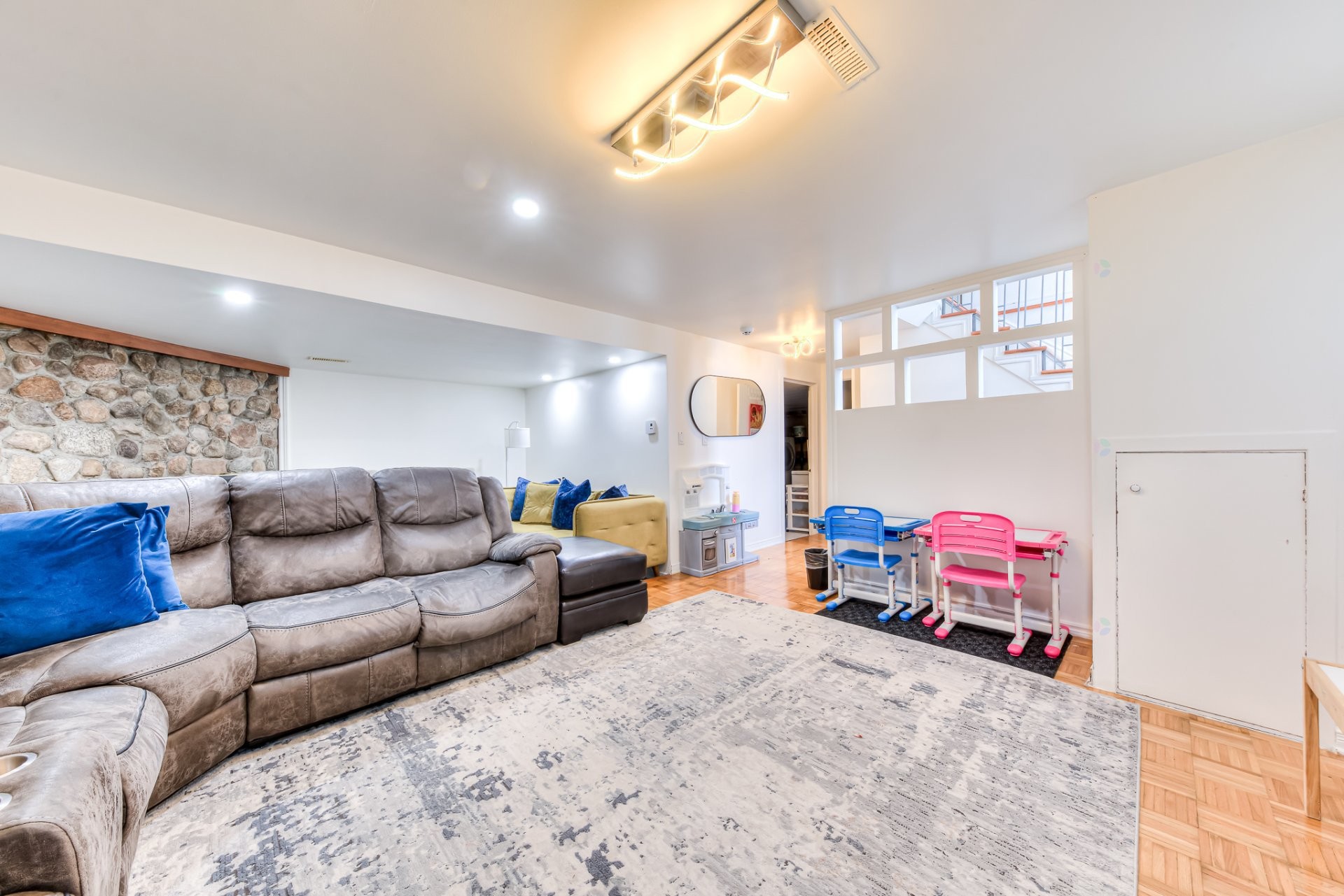 









3775


Rue Sullivan

,
Longueuil (Saint-Hubert),




QC
J3Y6L8

