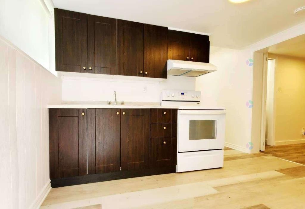 









2808


Rue McWillis

,
Montréal (Saint-Laurent),




QC
H4R1M7

