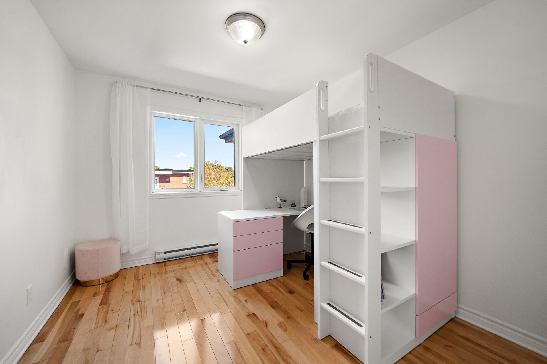 









1047


Rue Cartier

,
Longueuil (Le Vieux-Longueuil),




QC
J4K4C6

