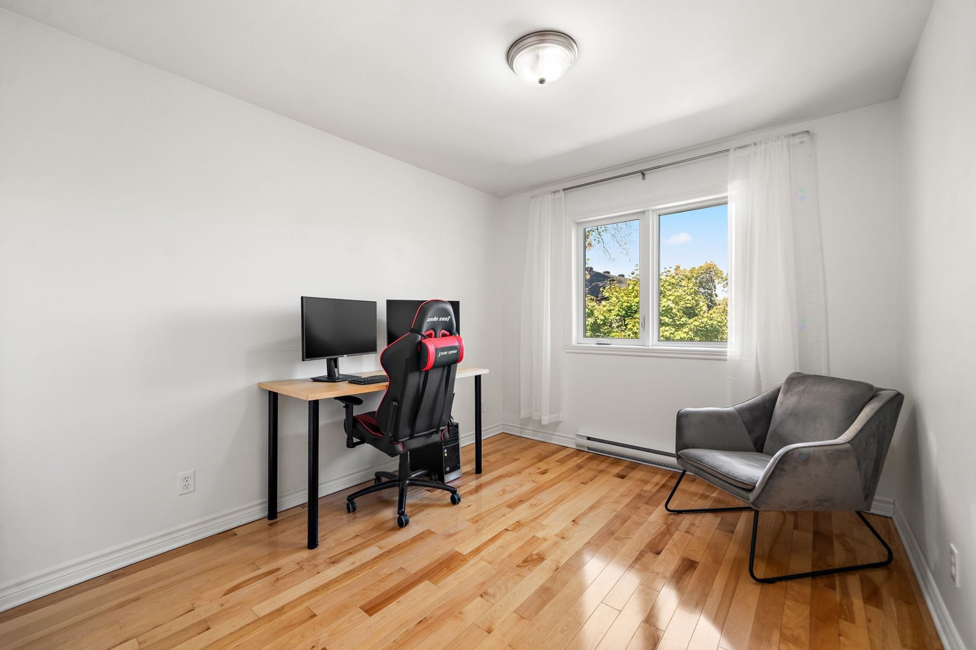 









1047


Rue Cartier

,
Longueuil (Le Vieux-Longueuil),




QC
J4K4C6

