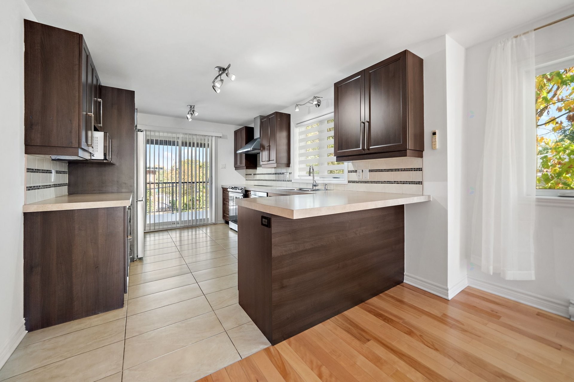 









1047


Rue Cartier

,
Longueuil (Le Vieux-Longueuil),




QC
J4K4C6

