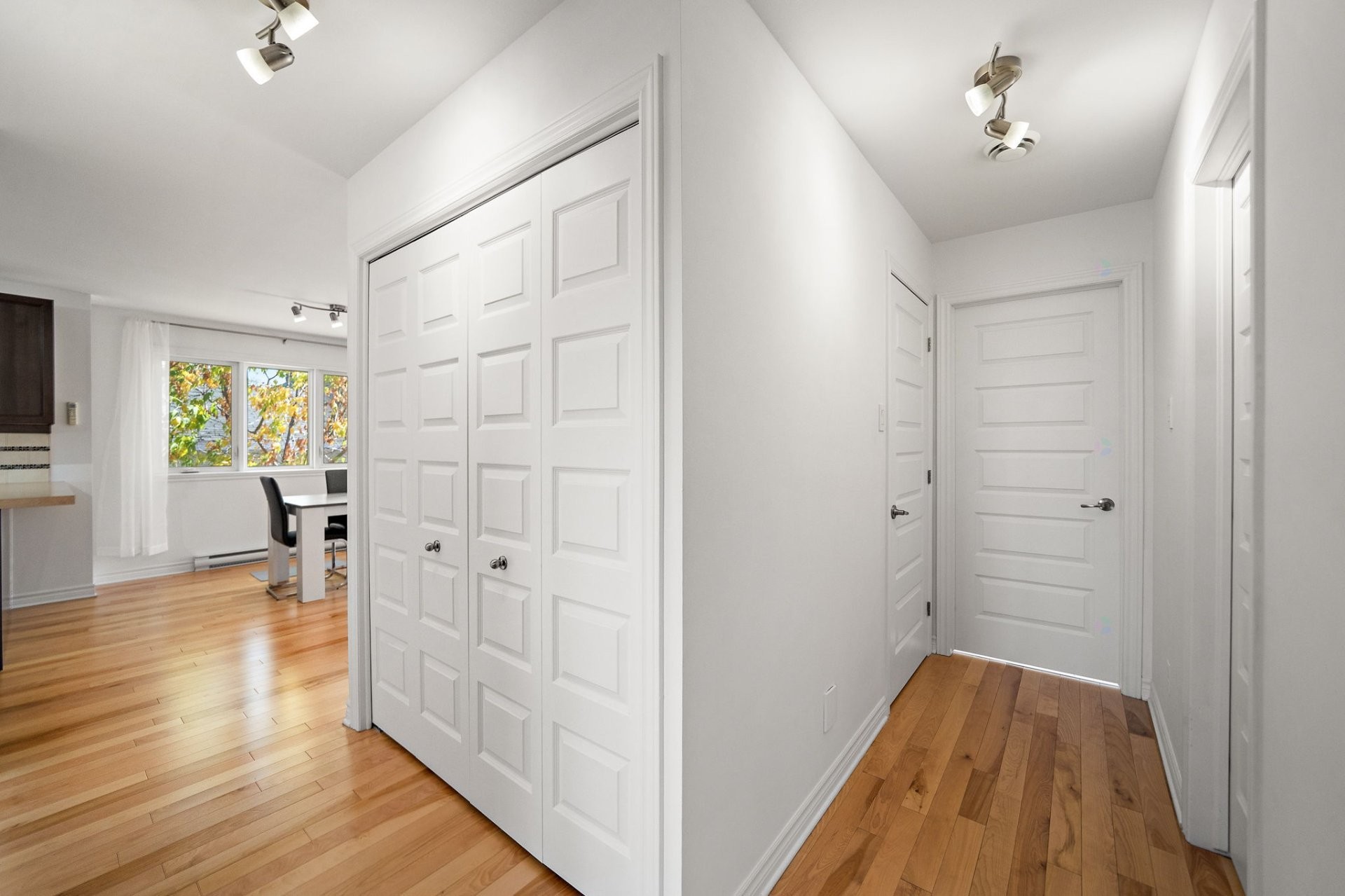 









1047


Rue Cartier

,
Longueuil (Le Vieux-Longueuil),




QC
J4K4C6

