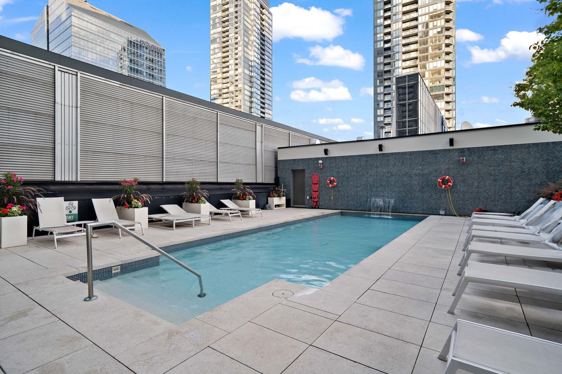 









1288


Av. des Canadiens-de-Montréal

, 3616,
Montréal (Ville-Marie),




QC
H3B3B3

