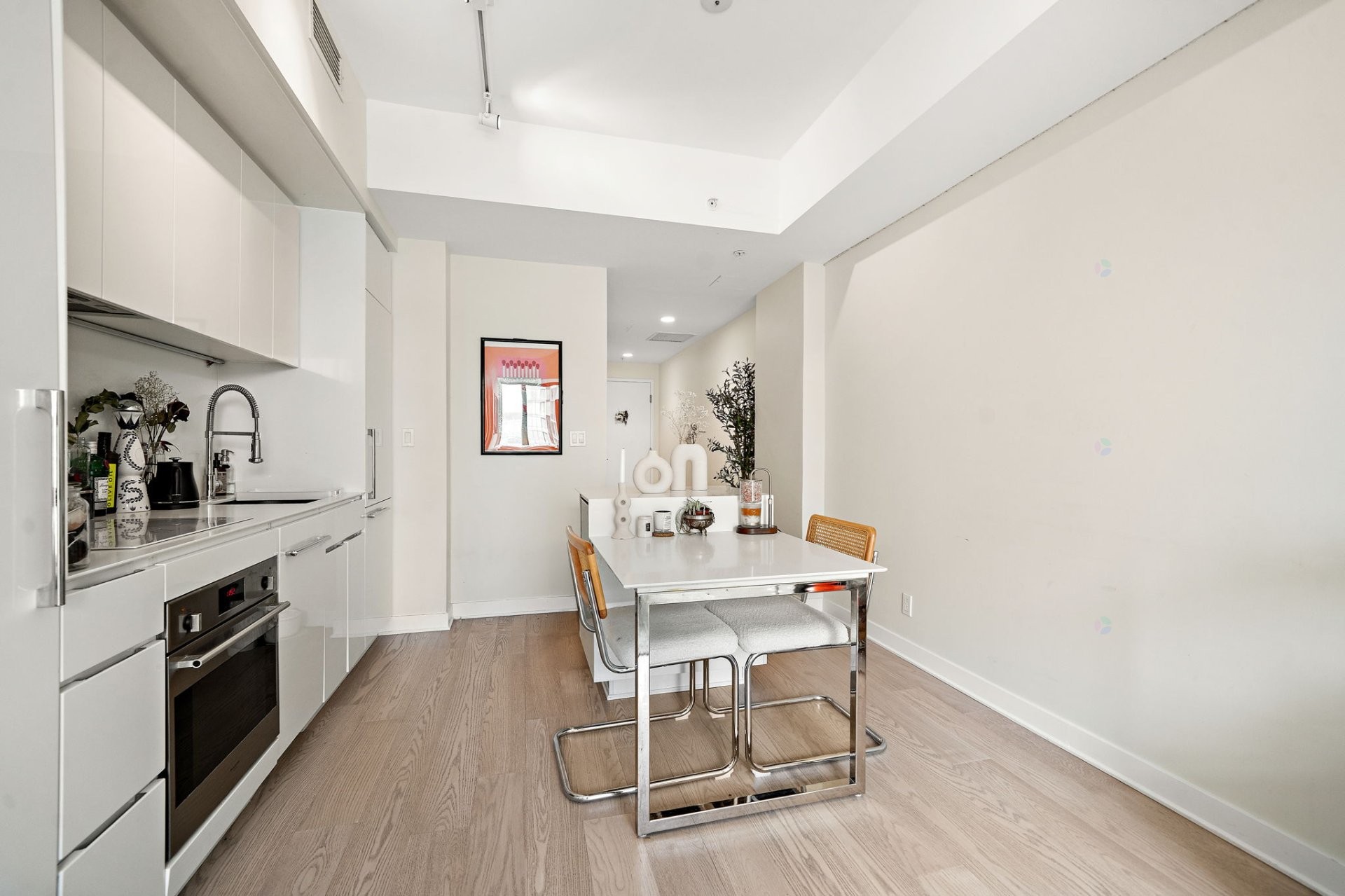 









1288


Av. des Canadiens-de-Montréal

, 3616,
Montréal (Ville-Marie),




QC
H3B3B3

