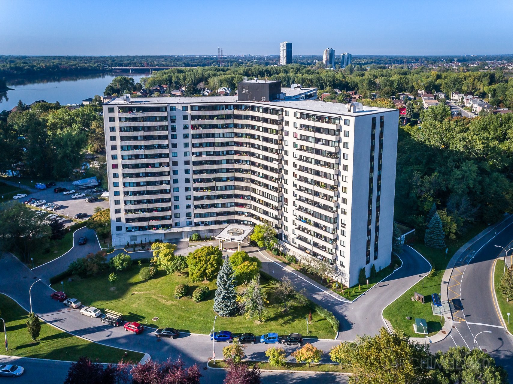 









2555


Av. du Havre-des-Îles

, 1413,
Laval (Chomedey),




QC
H7W4R4


