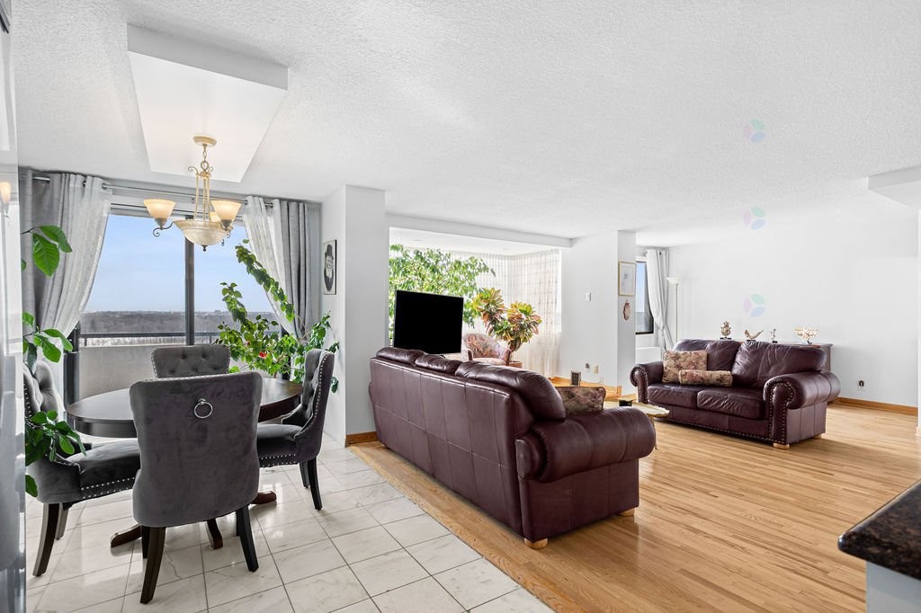 









2555


Av. du Havre-des-Îles

, 1413,
Laval (Chomedey),




QC
H7W4R4

