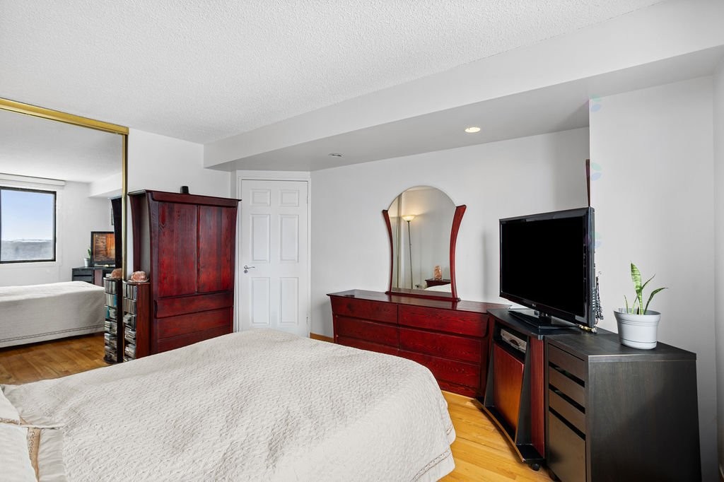 









2555


Av. du Havre-des-Îles

, 1413,
Laval (Chomedey),




QC
H7W4R4

