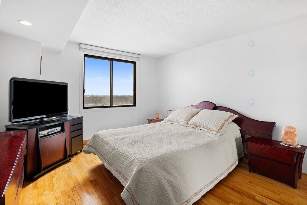 









2555


Av. du Havre-des-Îles

, 1413,
Laval (Chomedey),




QC
H7W4R4

