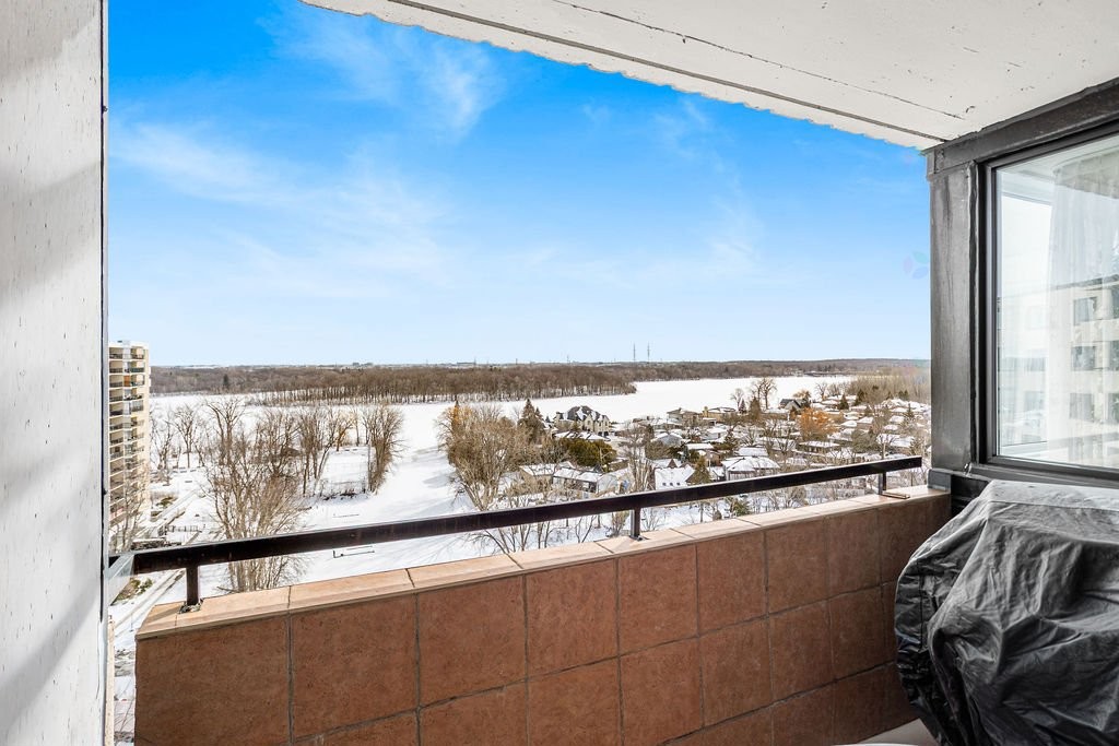 









2555


Av. du Havre-des-Îles

, 1413,
Laval (Chomedey),




QC
H7W4R4

