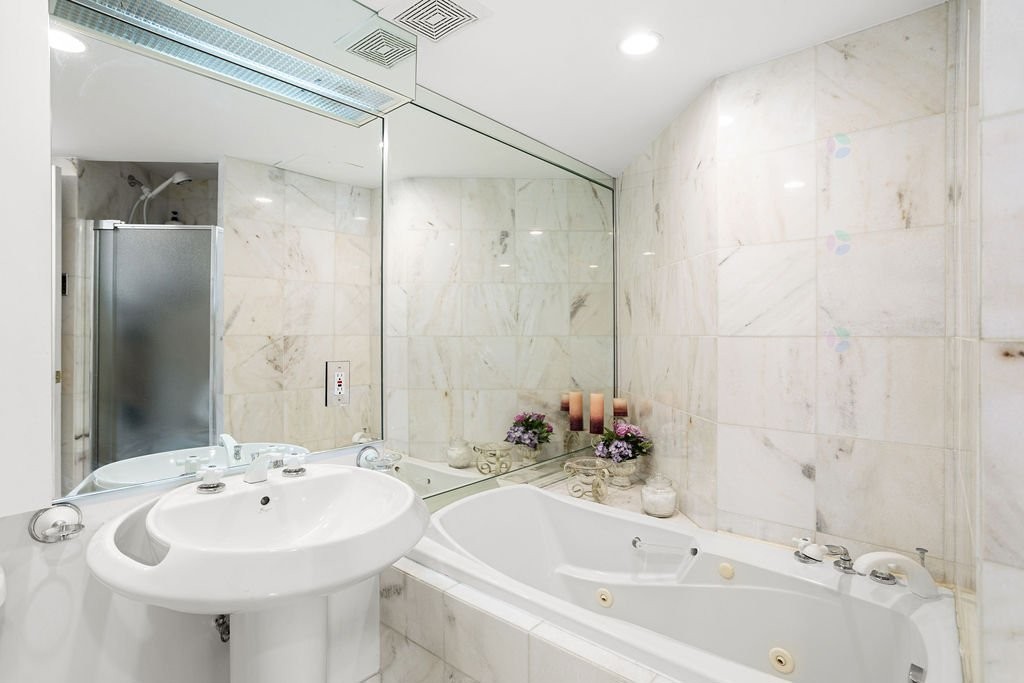 









2555


Av. du Havre-des-Îles

, 1413,
Laval (Chomedey),




QC
H7W4R4

