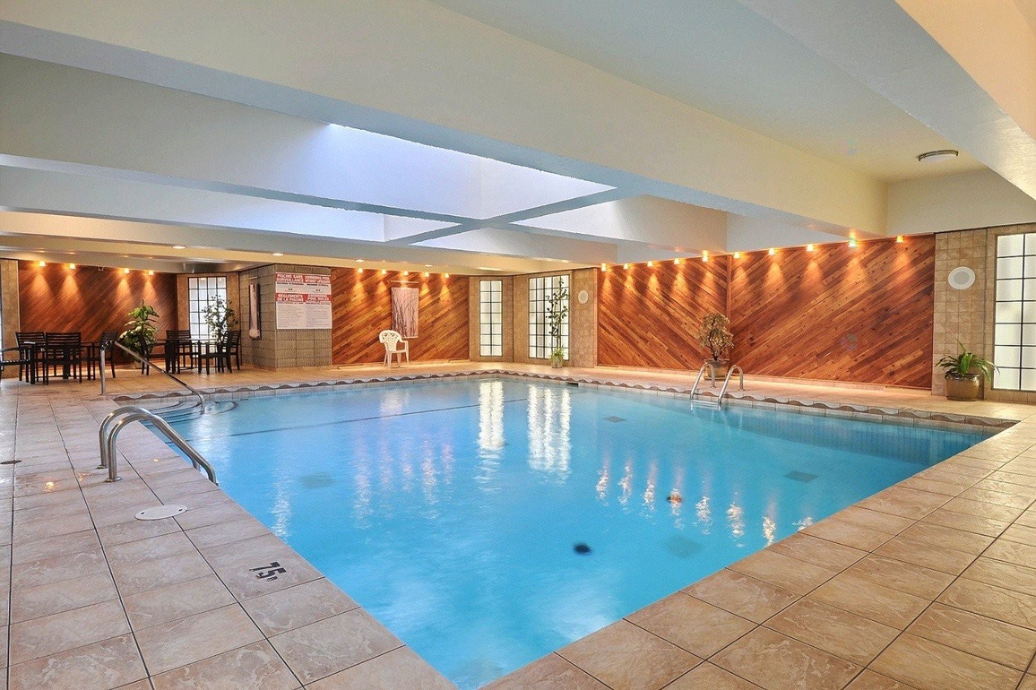 









2555


Av. du Havre-des-Îles

, 1413,
Laval (Chomedey),




QC
H7W4R4

