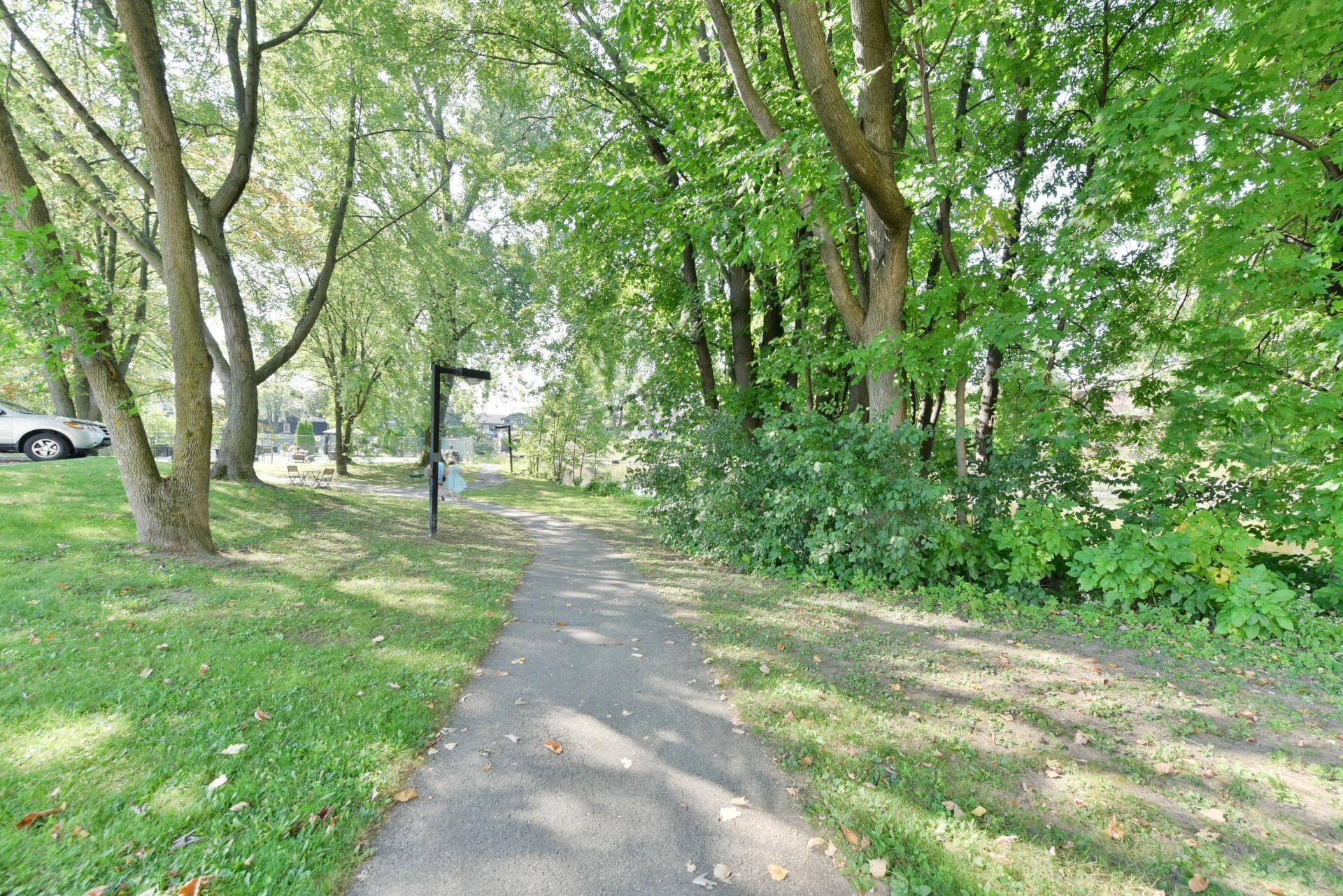 









2555


Av. du Havre-des-Îles

, 1413,
Laval (Chomedey),




QC
H7W4R4

