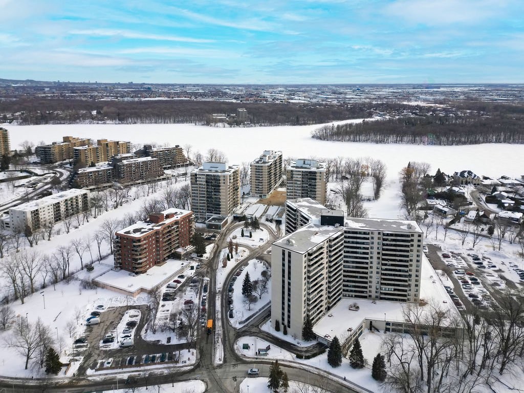 









2555


Av. du Havre-des-Îles

, 1413,
Laval (Chomedey),




QC
H7W4R4

