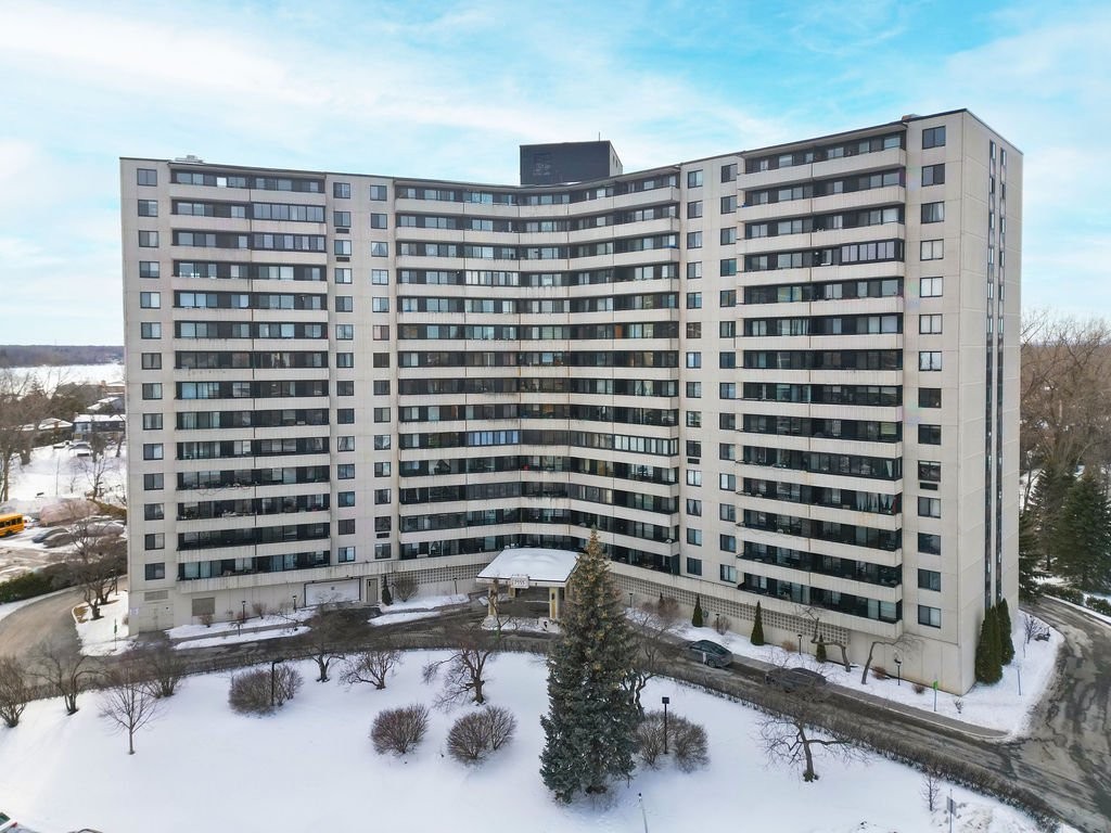 









2555


Av. du Havre-des-Îles

, 1413,
Laval (Chomedey),




QC
H7W4R4

