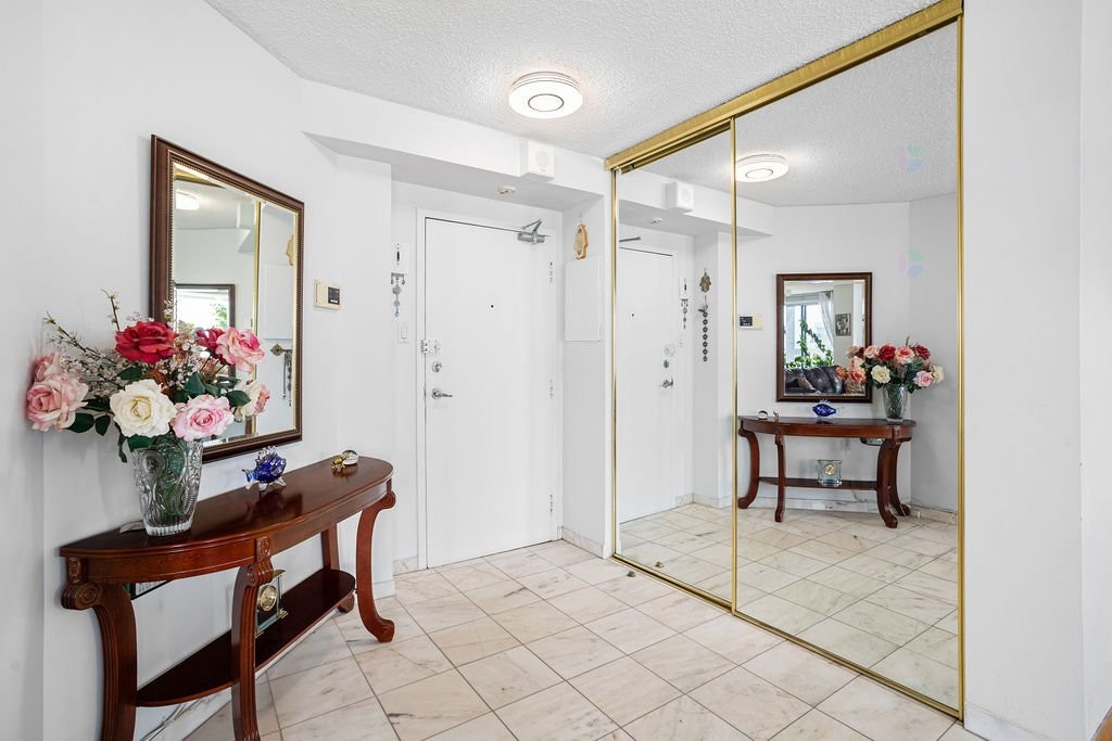 









2555


Av. du Havre-des-Îles

, 1413,
Laval (Chomedey),




QC
H7W4R4

