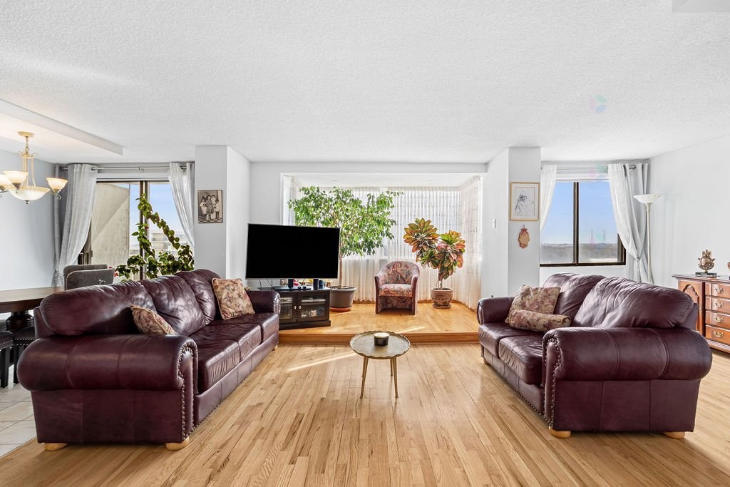 









2555


Av. du Havre-des-Îles

, 1413,
Laval (Chomedey),




QC
H7W4R4

