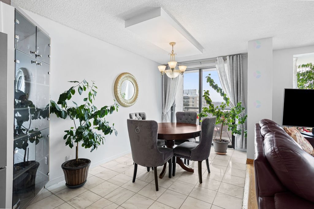 









2555


Av. du Havre-des-Îles

, 1413,
Laval (Chomedey),




QC
H7W4R4

