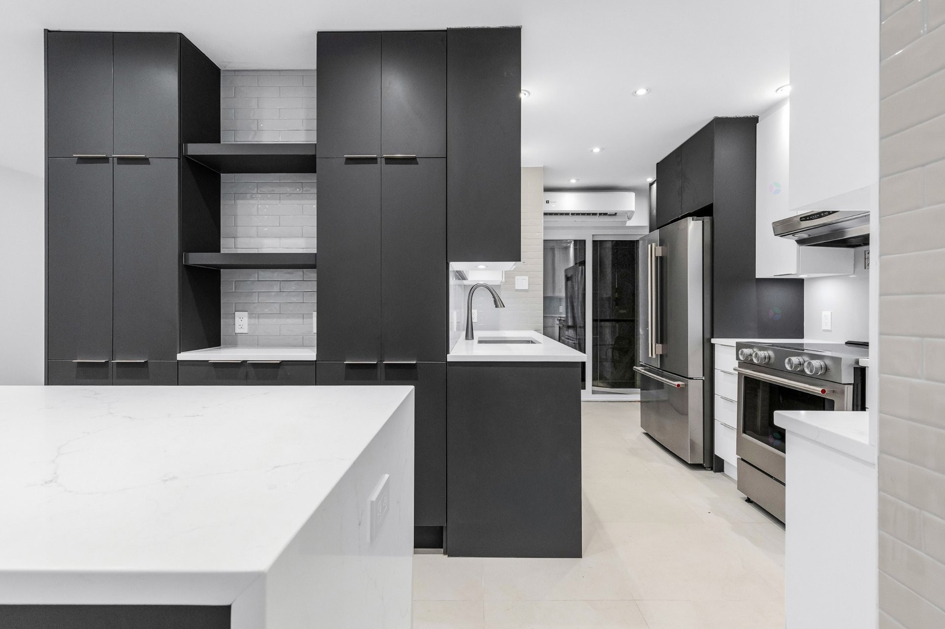 









6585


Rue Garnier

, 2,
Montréal (Rosemont/La Petite-Patrie),




QC
H2G3A2

