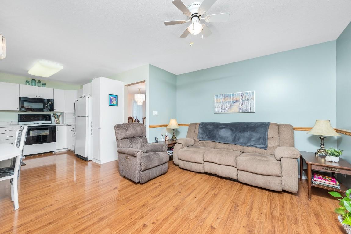 









833


8

Avenue,
Vernon,




BC
V1H 1Z1

