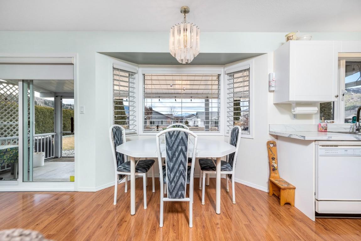 









833


8

Avenue,
Vernon,




BC
V1H 1Z1

